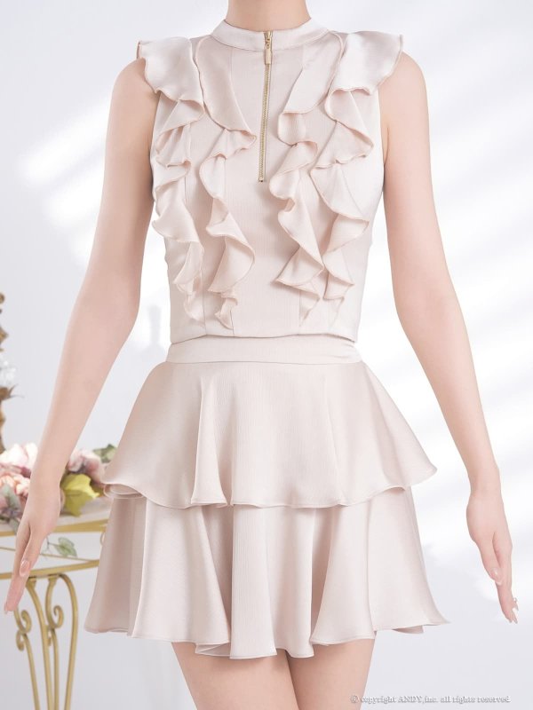 ベージュ モデル：まりん　身長：171cm　着用サイズ：Sサイズ