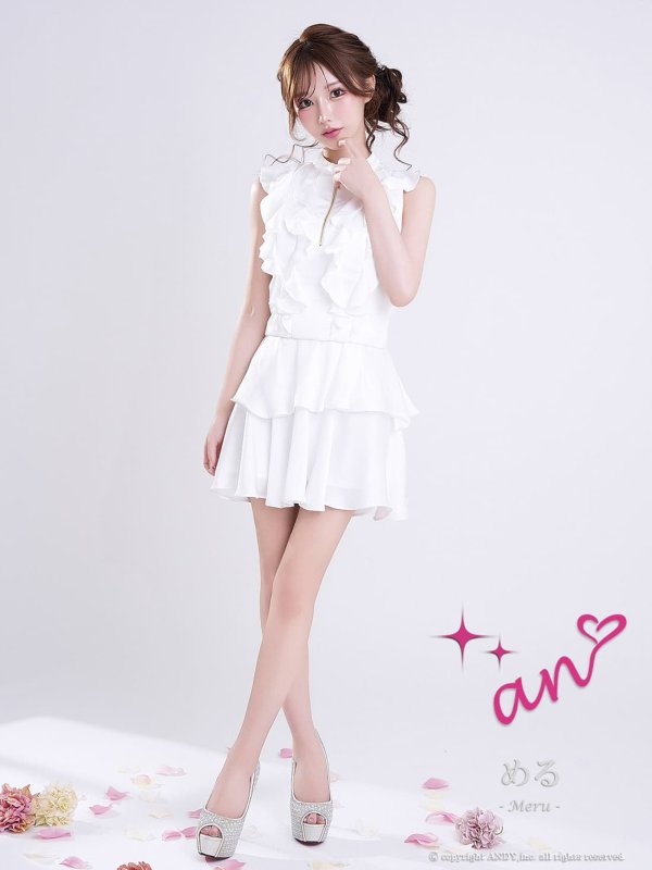 ホワイト　モデル：める　着用サイズ：Sサイズ