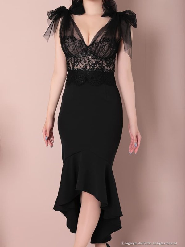 ブラック　モデル：桜咲乃愛　身長：164cm　着用サイズ：Sサイズ