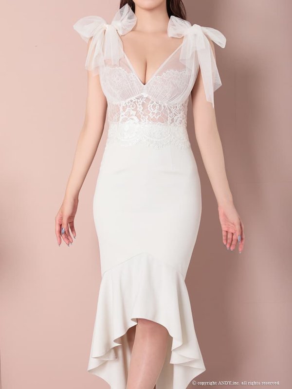 アイボリー　モデル：桜咲乃愛　身長：164cm　着用サイズ：Sサイズ