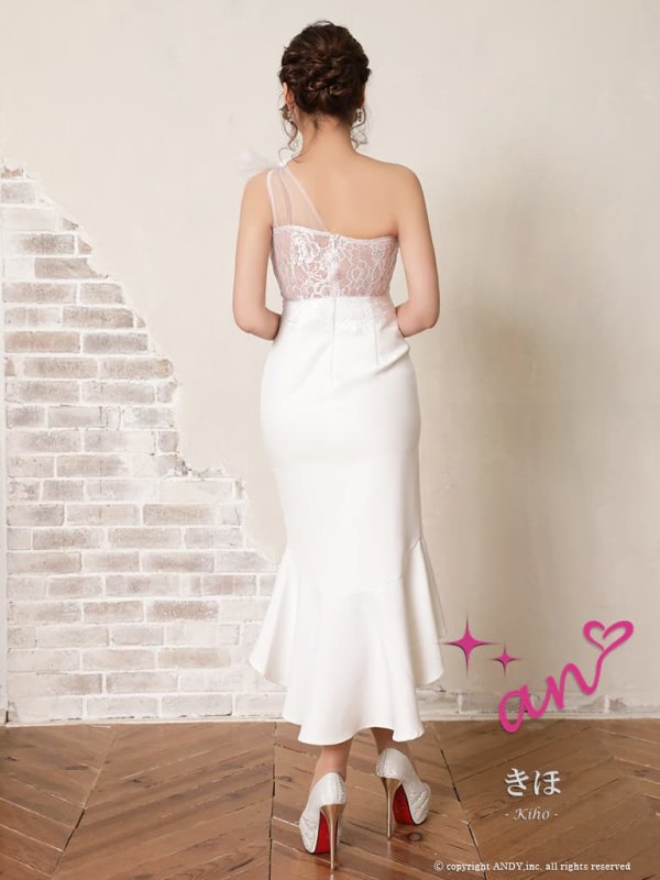 ホワイト　モデル：きほ　身長：169cm　着用サイズ：Sサイズ