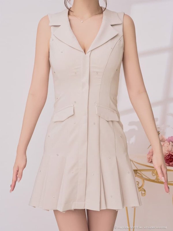 ベージュ　モデル：まりん　身長：171cm　着用サイズ：Sサイズ