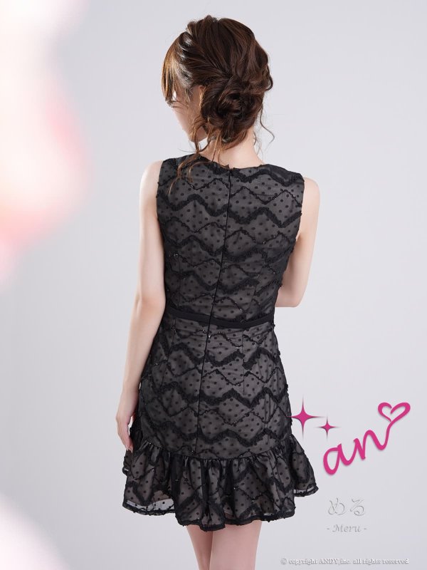 ブラック　モデル：める　着用サイズ：Sサイズ