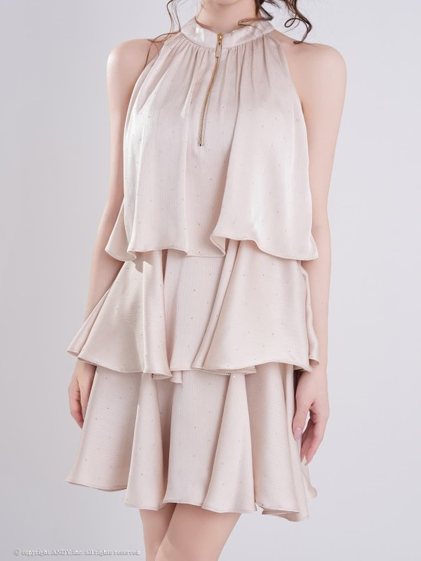 ベージュ　モデル：める　着用サイズ：Sサイズ