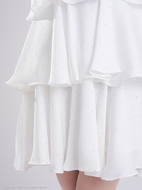 ホワイト　モデル：める　着用サイズ：Sサイズ