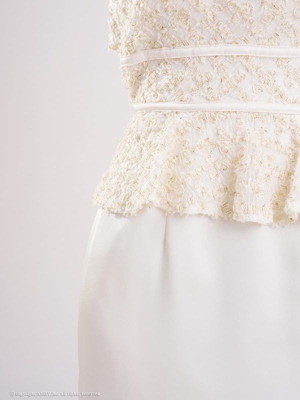 アイボリー　モデル：める　着用サイズ：Sサイズ