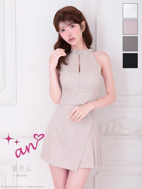 ベージュ　 モデル：まりん　身長：164cm　着用サイズ：Sサイズ