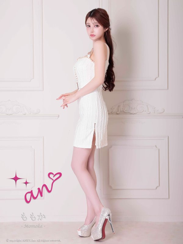 アイボリー モデル：ももか　身長：156cm　着用サイズ：Sサイズ