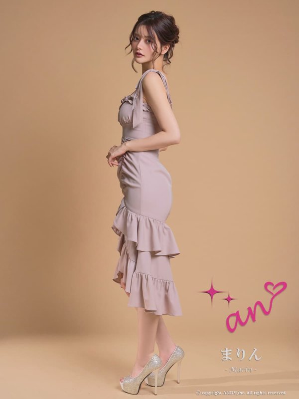 ベージュ　モデル：まりん　身長：164cm　着用サイズ：Sサイズ