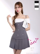 XSサイズあり【an/アン】ビジューバックル/ オフショルダー/ キャミソール/ プリーツ/ バイカラー/ ダブルボタン/ リボン/ フレア/ セットアップ風/ ミニドレス/ キャバドレス[OF05]