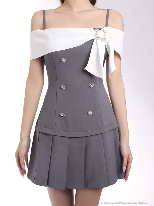 グレーxホワイト モデル：るりぴ　身長：165cm　着用サイズ：Sサイズ