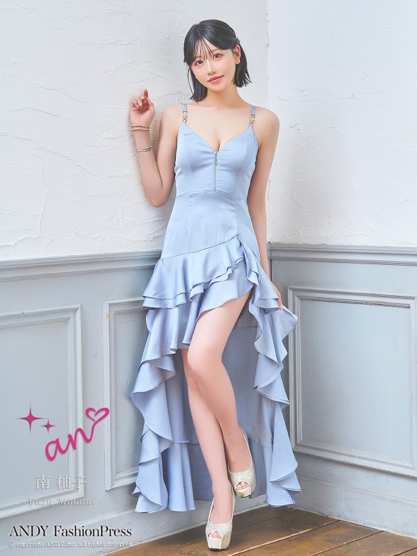 ブルー モデル：南柚子　身長：163cm　着用サイズ：Sサイズ