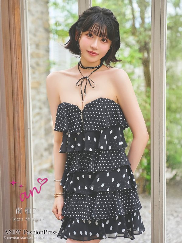 ブラック　モデル：南柚子　身長：163cm　着用サイズ：Sサイズ
