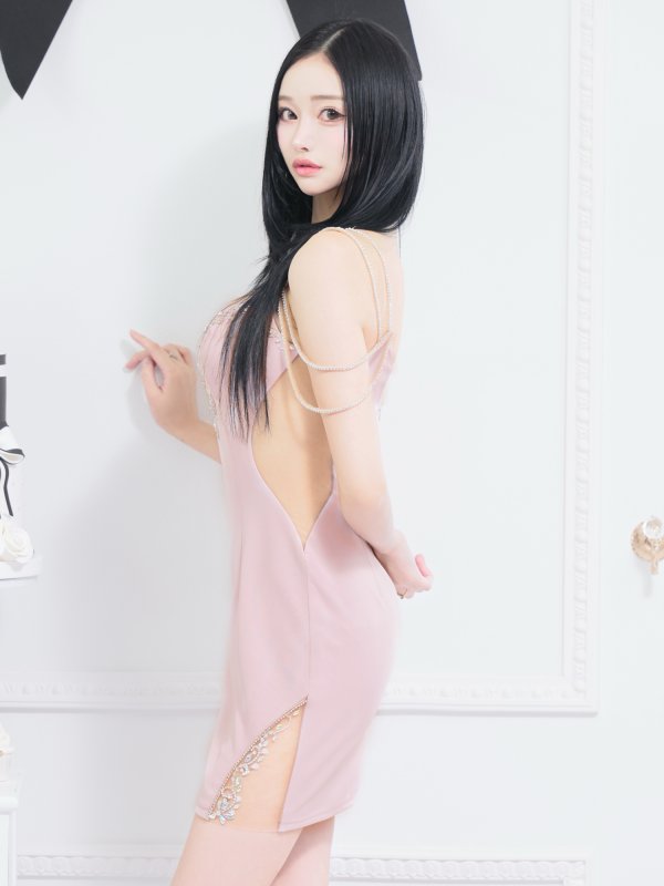 ピンク  モデル:左衛門シュウ 身長:165cm 着用サイズ:Sサイズ