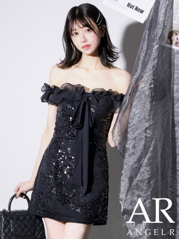 ブラック　モデル：南柚子　身長：163cm　着用サイズ：Sサイズ
