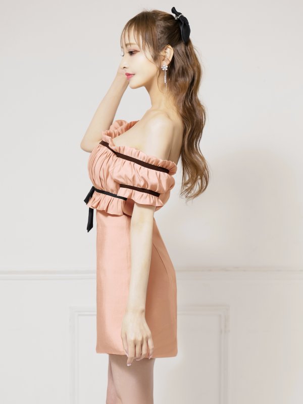 ピンクベージュ　モデル：楓　身長：161cm　着用サイズ：Sサイズ