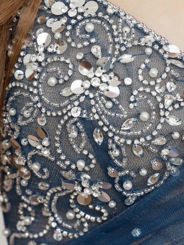 ティールブルー