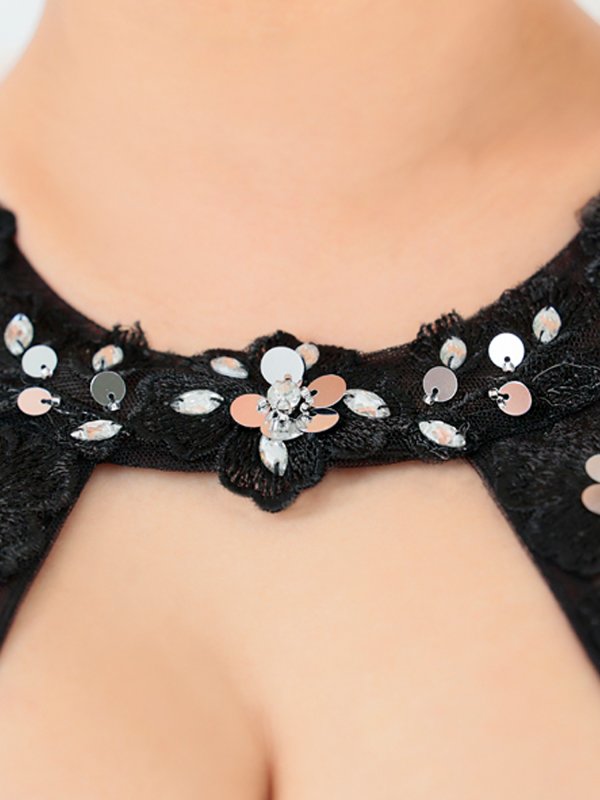 ブラック モデル:葉月芽生 身長:157cm 着用サイズ:Sサイズ