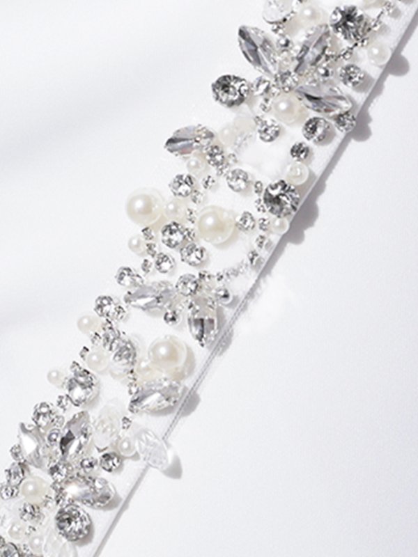 ホワイト モデル:きよみ 身長:158cm 着用サイズ:Sサイズ