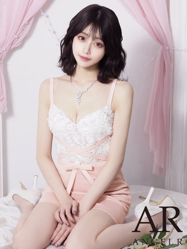 ピンク モデル：南柚子　身長：163cm　着用サイズ：Sサイズ