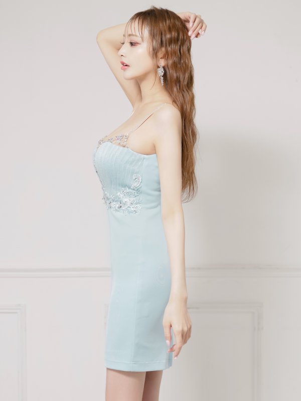 サックス モデル:楓 身長:161cm 着用サイズ:Sサイズ