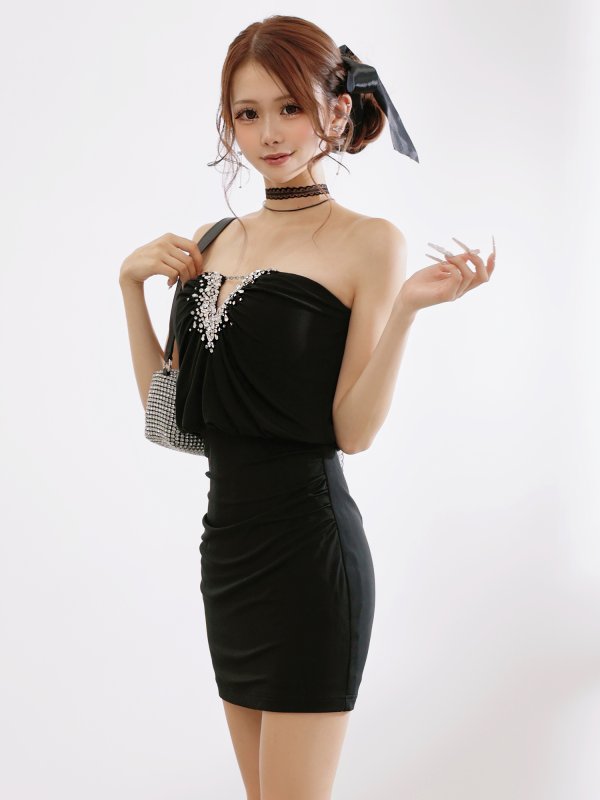 ブラック　モデル：リリ　身長：169cm　着用サイズ：Sサイズ