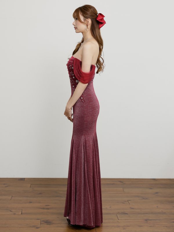 レッド モデル：りこ　身長：167cm　着用サイズ：Sサイズ