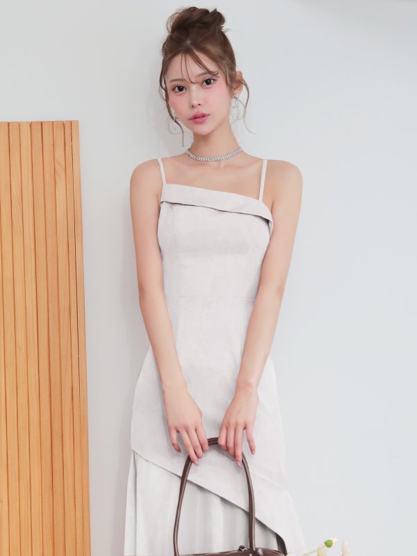 ホワイト モデル:るりぴ 身長:165cm 着用サイズ:Sサイズ