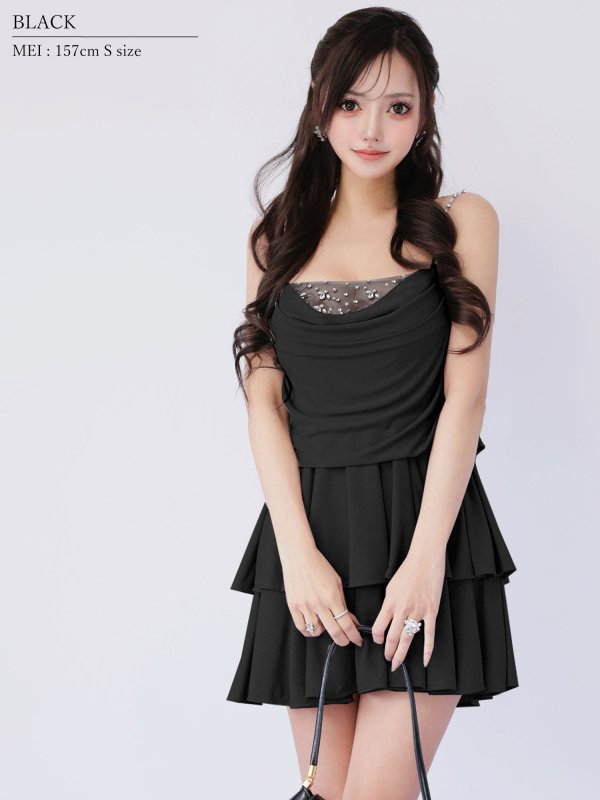 ブラック　モデル：葉月芽生　身長：157cm　着用サイズ：Sサイズ