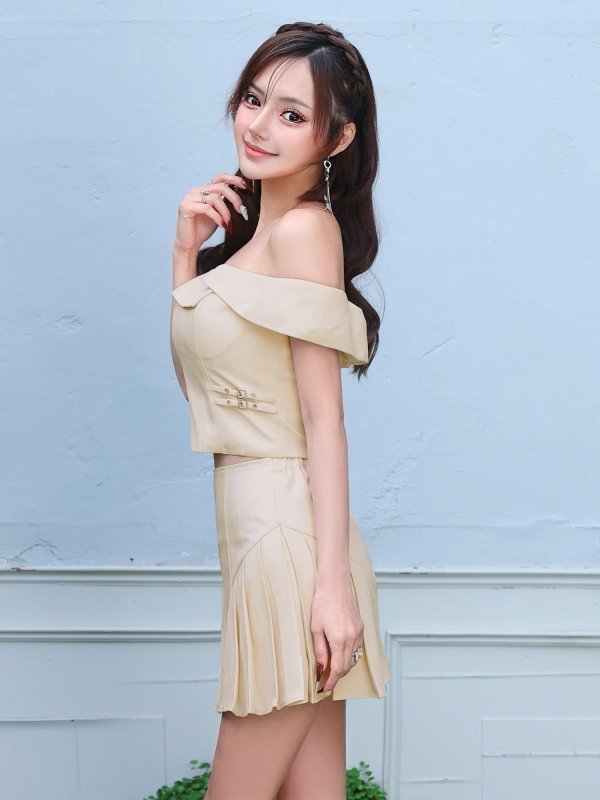 アイボリー　モデル：葉月芽生　身長：157cm　着用サイズ：Sサイズ