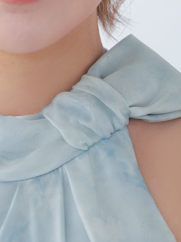 ブルー　モデル：葉月芽生　身長：157cm　着用サイズ：Sサイズ