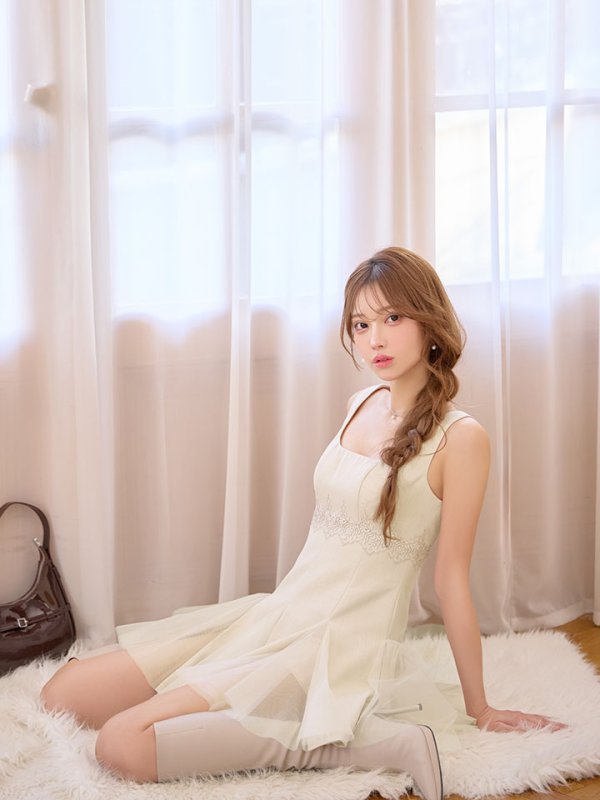 ベージュ　モデル：るりぴ　身長：165cm　着用サイズ：Sサイズ