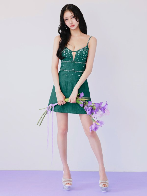 グリーン　モデル：ミレイ　身長：156cm　着用サイズ：Sサイズ