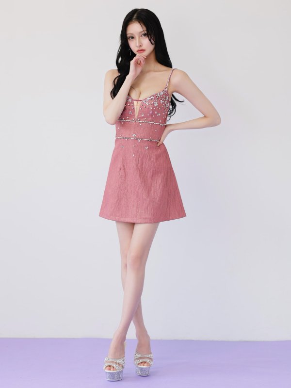 ピンク　モデル：ミレイ　身長：156cm　着用サイズ：Sサイズ