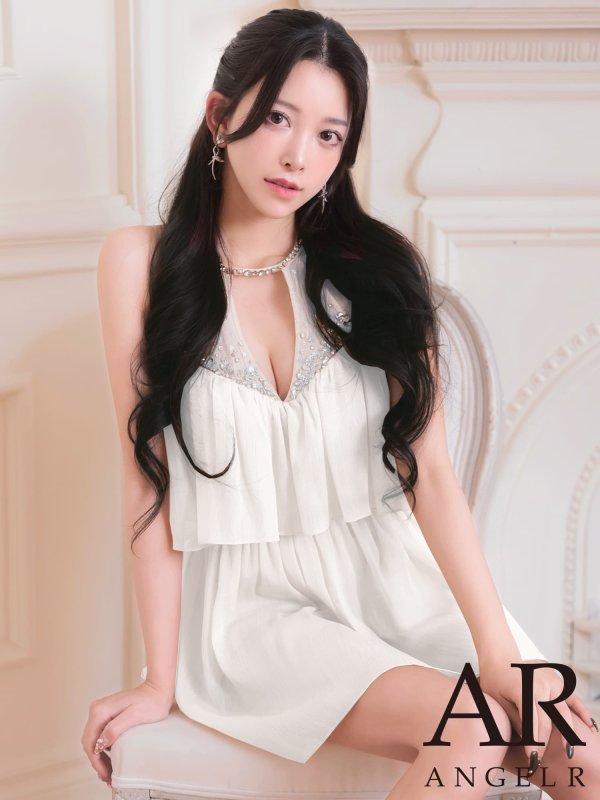 ホワイト　モデル：ゆいぴす　身長：170cm　着用サイズ：Sサイズ