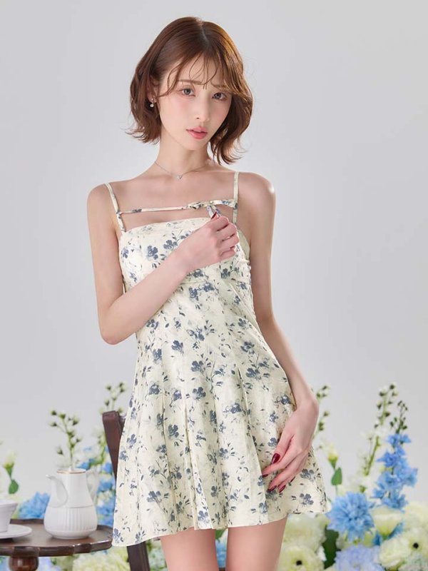 ブルー モデル：天海りこ　身長：156cm　着用サイズ：Sサイズ