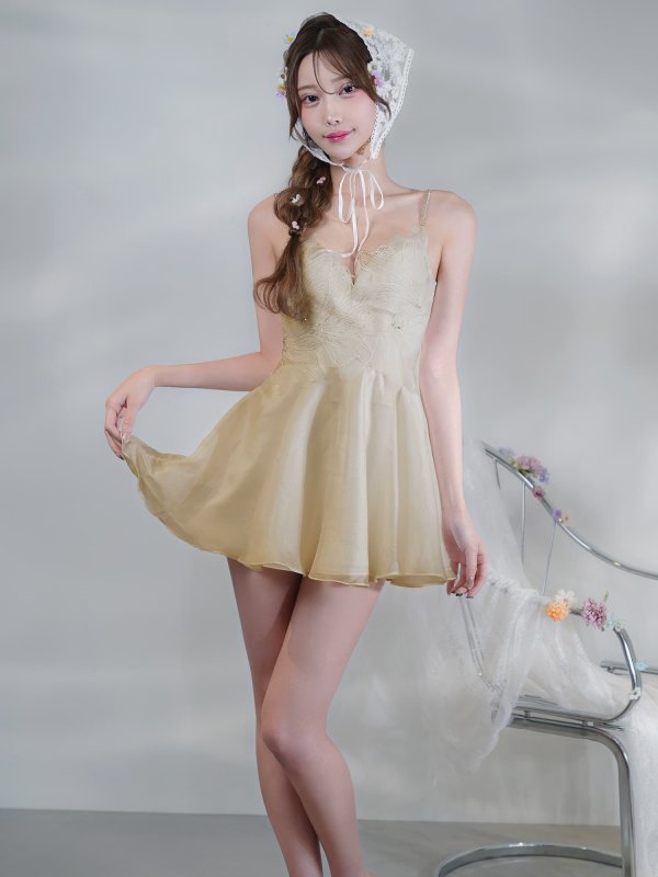 ベージュ　モデル：るりぴ　身長：165cm　着用サイズ：Sサイズ