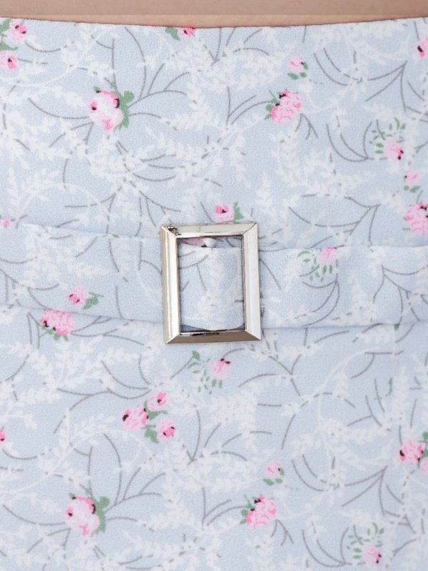ブルー