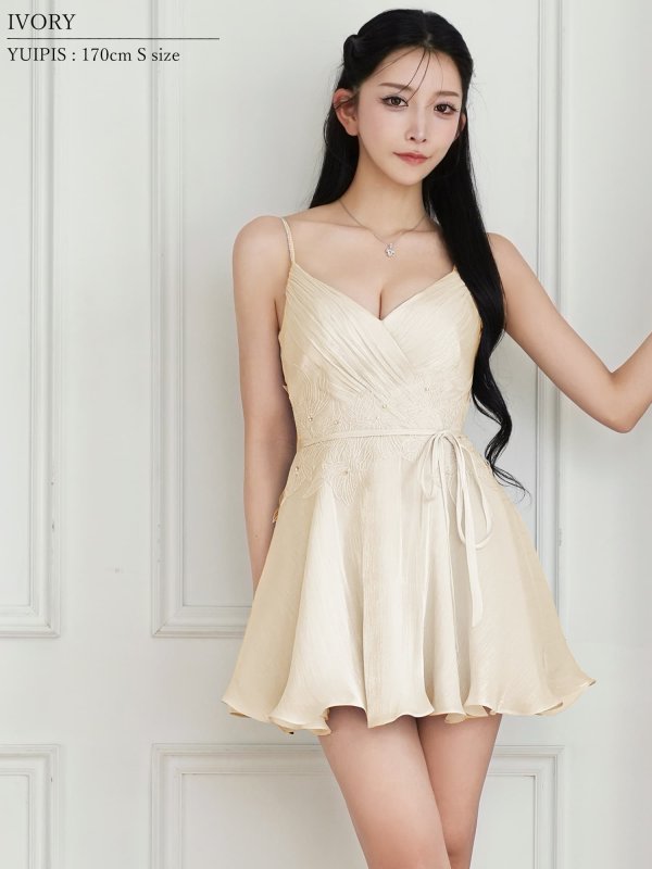 アイボリー　モデル：ゆいぴす　身長：170cm　着用サイズ：Sサイズ