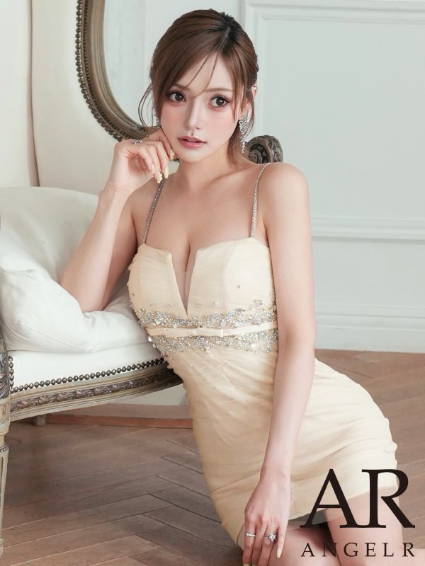 アイボリー　モデル：葉月芽生　身長：157cm　着用サイズ：Sサイズ