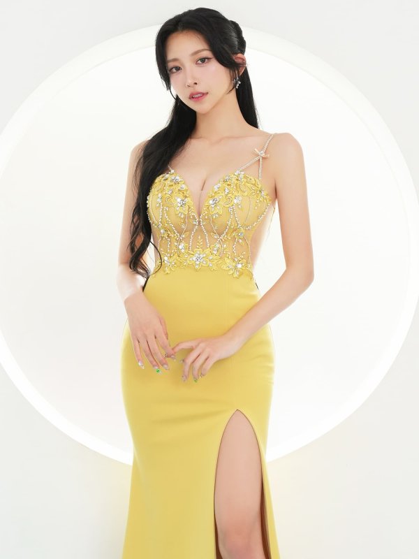 イエロー　モデル：ゆいぴす　身長：170cm　着用サイズ：Sサイズ