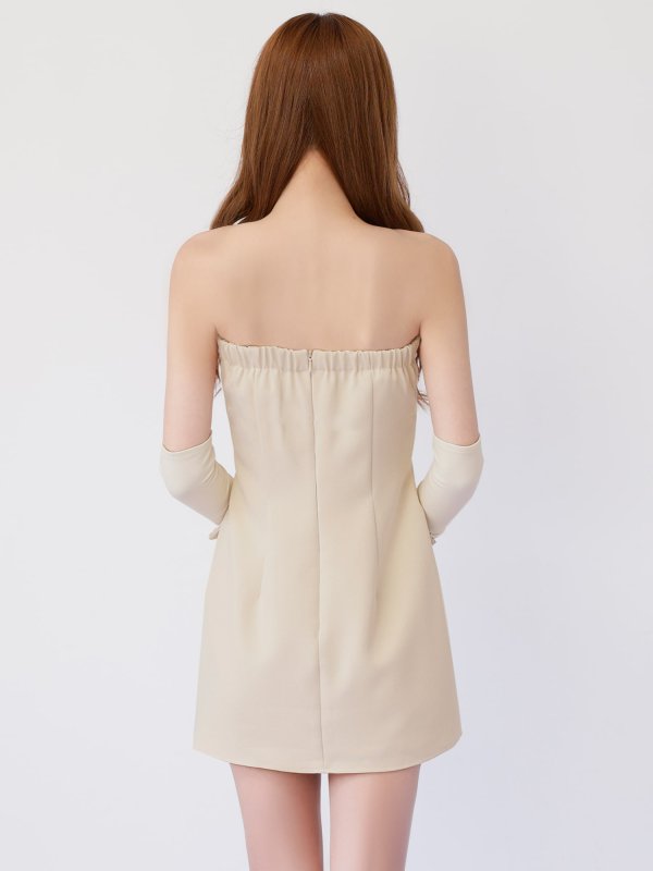 ベージュ　モデル：るりぴ　身長：165cm　着用サイズ：Sサイズ