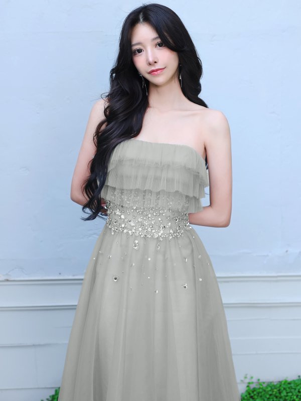 ライトグレー　モデル：ゆいぴす　身長：170cm　着用サイズ：Sサイズ