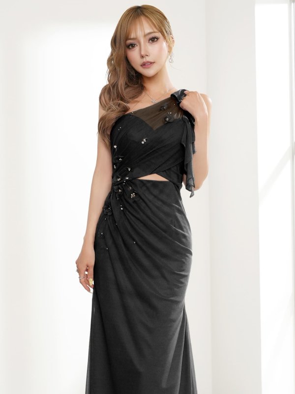 ブラック　モデル：葉月芽生　身長：157cm　着用サイズ：Sサイズ