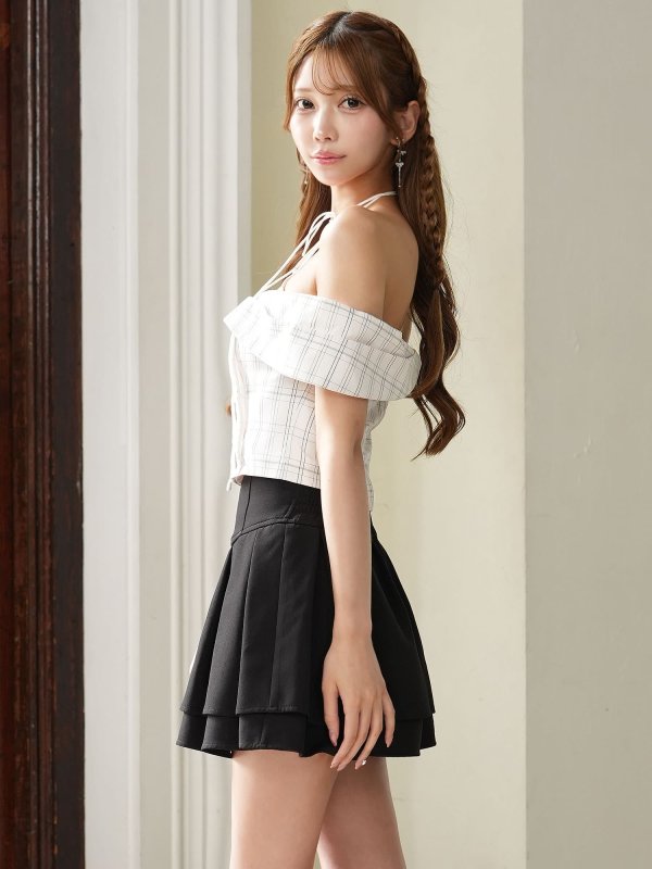 ホワイト×ブラック モデル：るりぴ　身長：165cm　着用サイズ：Sサイズ
