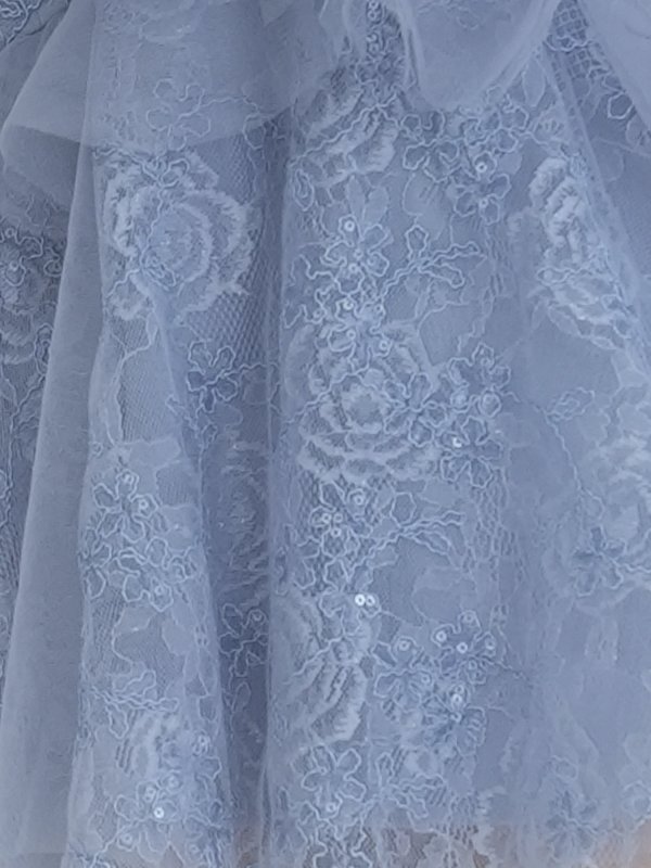 ブルー　モデル：葉月芽生　身長：157cm　着用サイズ：Sサイズ