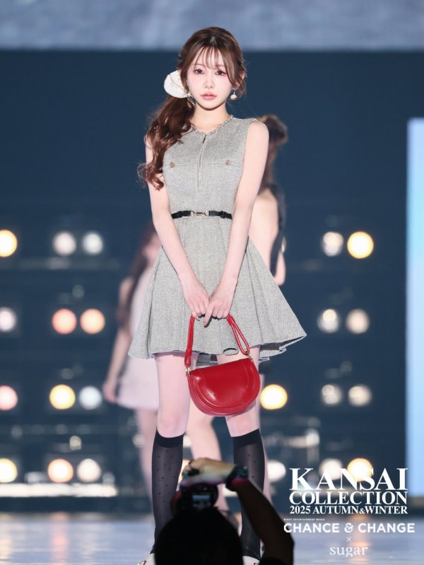 グレー　モデル：あやね　身長：156cm　着用サイズ：Sサイズ