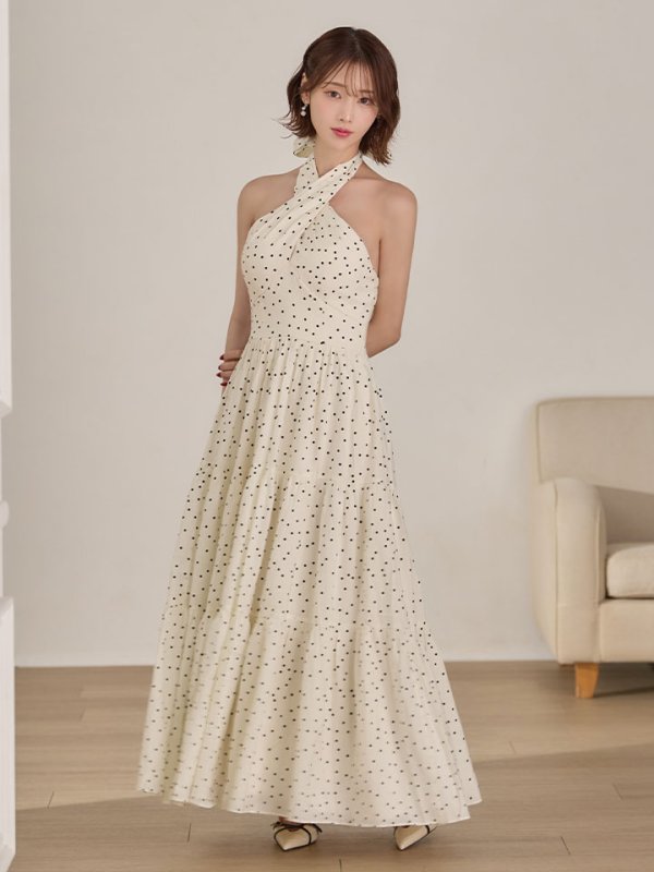 アイボリー モデル：天海りこ　身長：156cm　着用サイズ：Sサイズ