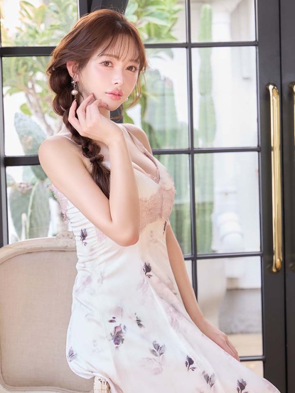 モデル：りな　身長：160cm　着用サイズ：Sサイズ