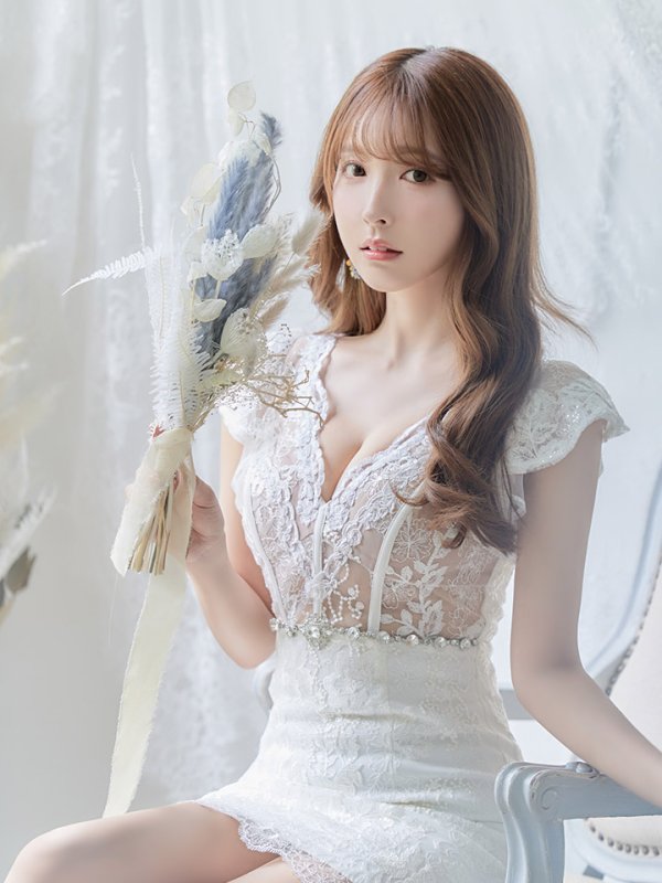 画像1: XS〜Lサイズあり【ROBE de FLEURS/ローブドフルール】ウエストビジュー/ シースルーレース/ フリルスリーブ/ 台形スカート/ ミニドレス/ キャバドレス ホワイト[OF2]